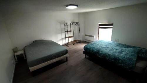 Hebuterne Apartment | Stylish Duplex Apartment in Hébuterne with Laundry Access