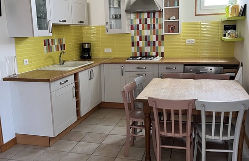 Larmor-Plage House | Inviting Apartment with Private Garden, Steps from the Beach