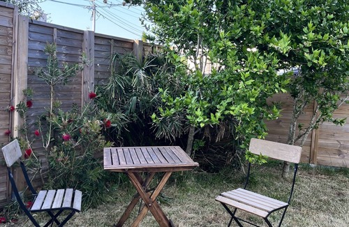 Larmor-Plage House | Inviting Apartment with Private Garden, Steps from the Beach