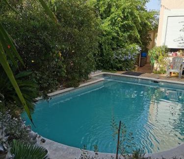 Mazargues House | Cozy Villa Apartment with Garden Access and Pool