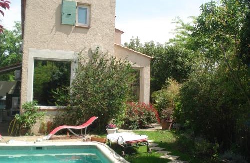Mazargues House | Cozy Villa Apartment with Garden Access and Pool
