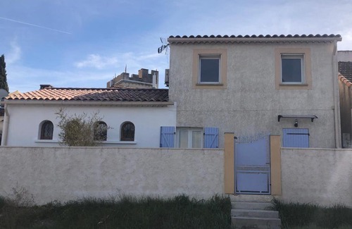 Calas Apartment | Cozy Apartment Between Aix en Provence and Marseille