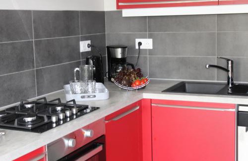 Ribiers Apartment | Charming Appartement Les Hauts de Toscane with Ocean Views