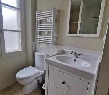Marans Apartment | Pet-Friendly Appartement Escapade Marine - Family Welcoming Stay