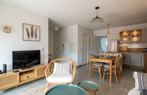 La Teste-de-Buch Apartment | Oceanfront Appartement Exupéry - Welkeys with Spa & Breakfast