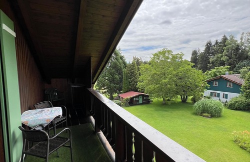 Prien am Chiemsee Apartment | Cozy Apartment for 3 with Kitchen & Spa Amenities