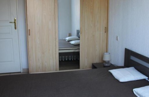 Frejus Plage Apartment | Cozy Ocean View Appartement F2 in Family-Friendly Setting