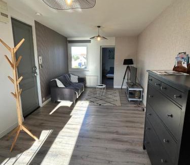 Rosendael Apartment | Cozy F2 Apartment: Family-Friendly Stay with Great Reviews