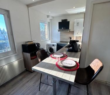 Rosendael Apartment | Cozy F2 Apartment: Family-Friendly Stay with Great Reviews