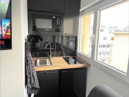 Lisieux Apartment | Cozy F2 Apartment with Netflix - Perfect for Families