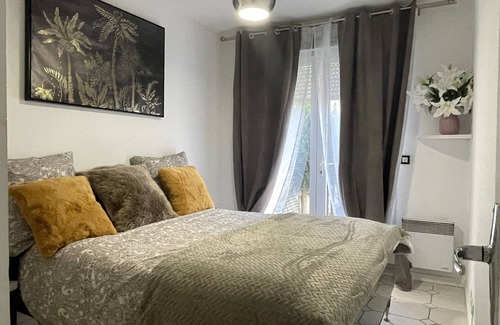 Houilles Apartment | Cozy Appartement F2 Near Paris: Child Friendly & Quiet