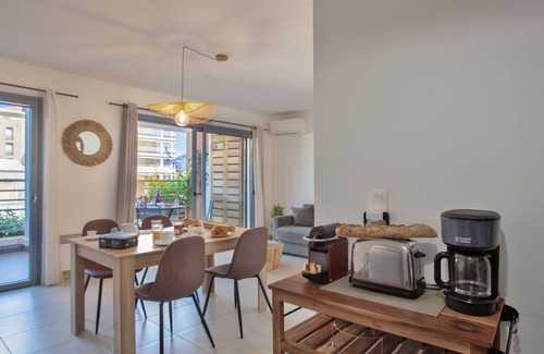 Calvi Apartment | Cozy Apartment "Fiora" in Central Calvi - Ocean View & More