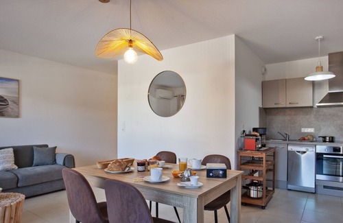Calvi Apartment | Cozy Apartment "Fiora" in Central Calvi - Ocean View & More
