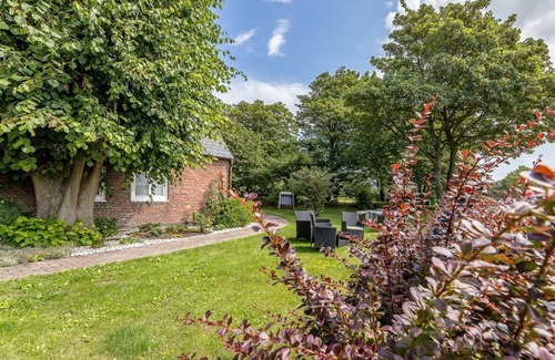 Großmorsum Apartment | Cozy Appartement Flör: Family & Pet Friendly Retreat
