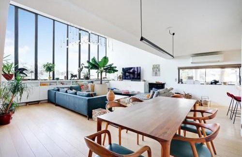 Prince–Marmottan Apartment | Relaxing Apartment with Terrace for Families and Pets