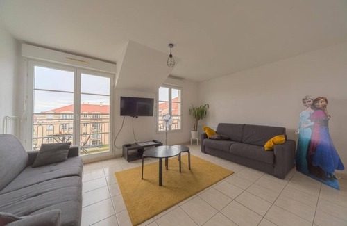 Bussy-Saint-Georges Apartment | Convenient Le Mendes Apartment - 10 Min to Disney