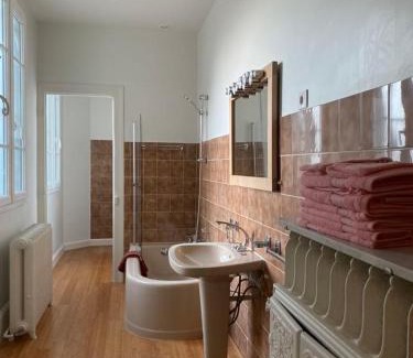 Chalons-en-Champagne Bed & Breakfast | Family-Friendly 2-Bedroom Apartment at Brasserie du Jard