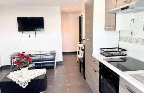 Dammartin-en-Goele Apartment | Elegant Apartment Near CDG - Perfect for Families