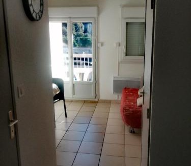 Lamalou-les-Bains Apartment | Cozy Appartement: Pet Friendly with Pool & Hot Tub Amenities