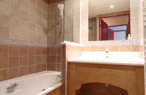 Val Cenis Apartment | Appartement cosy 4 pers. pied des pistes avec parking et piscine - Lanslebourg - FR-1-508-181