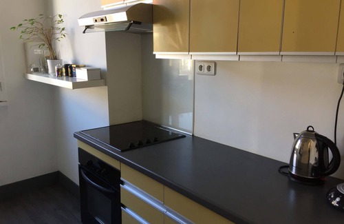 Le Kremlin-Bicetre Apartment | Designer Apartment: Cozy 3 Bedrooms with Spa & Hot Tub