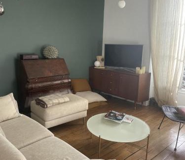 Le Perreux-sur-Marne Apartment | Cozy Apartment for Families: Perfect Getaway Awaits
