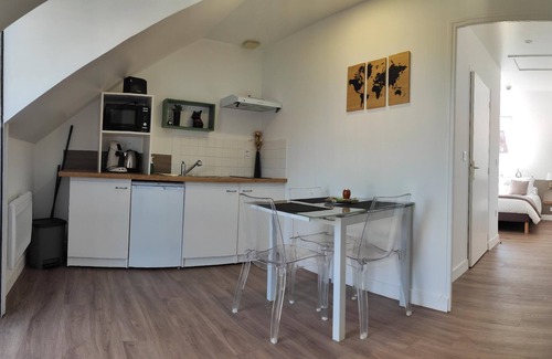 Les Aix-d'Angillon Apartment | Family-Friendly T2 Appartement in Valençay