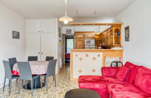 Saint-Jacut-de-la-Mer Apartment | Cozy 2-Bedroom Apartment with Terrace & Wifi in Saint Jacut