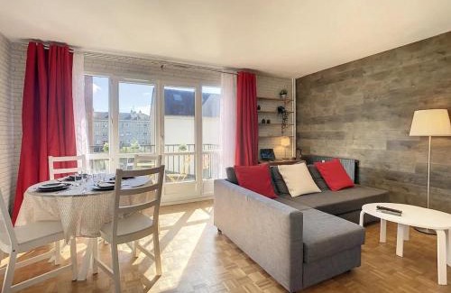 La Varenne Saint-Hilaire Apartment | Stylish Apartment Near Paris with Included Parking