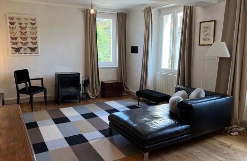 Saint-Pierre-d'Autils Apartment | Appartement 1er étage dans maison de maître