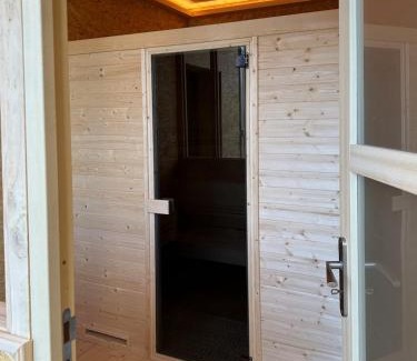 Saint-Pierre-d'Autils Apartment | Appartement 1er étage dans maison de maître