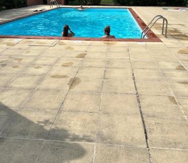 Toulouse North Apartment | Family-Friendly Apartment with Pool - Rated 9/10 by Guests