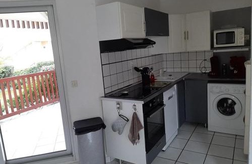 Vieux-Boucau-les-Bains Apartment | Relaxing T2 Cabin Apartment with Pool in Vieux-Boucau