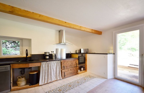 Les Orres Apartment | Elegant 3-Bedroom Apartment in a Renovated Barn with Pool