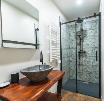 Le Bourg-d'Oisans Apartment | Discover Appartement Grenat: 4-Star Stay in Bourg d'Oisans