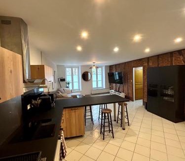 Charleville-Mezieres Apartment | Prime Location Appartement Diamérisma with Child-Friendly Amenities