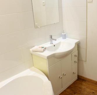 Gray Apartment | Child-Friendly Appartement Hirondelle for Memorable Stays