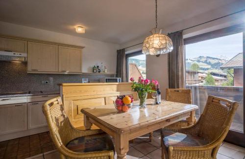 Reith bei Kitzbuehel Apartment | Family-Friendly Appartement Hornblick with Pool Access