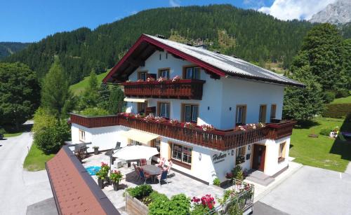 Schildlehen Apartment | Oceanfront Bliss at Appartement Hubner - Rated 9/10