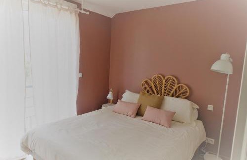 Quartier des Dunes Apartment | Central Apartment Steps from the Beach with Ocean View