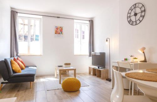 Prefecture Apartment | New Location: Family & Pet-Friendly Appartement in City Center