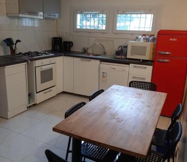 Stains Apartment | Ideal Apartment for Workers - No Tourism Pressure