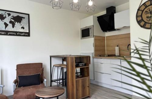 Valliquerville Apartment | Industrial Style Appartement II: Ideal for Families