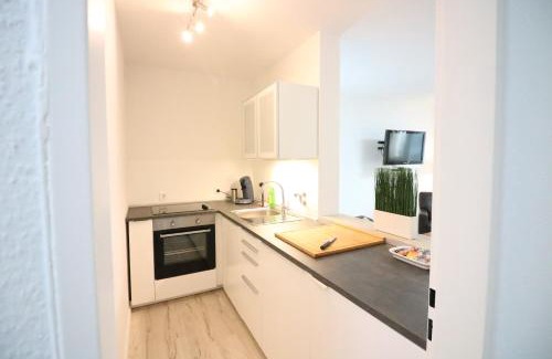Region Hannover District Apartment | Central Langenhagen Apartment with Netflix & Garage Access