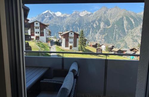 Graechen Apartment | Scenic Apartment at 1700m with Breathtaking Views