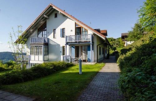 Schofweg Apartment | Cozy Apartment in Langfurth with Balcony for Families
