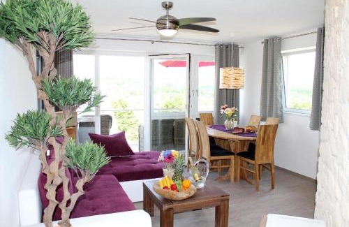 Schalkenmehren Apartment | Cozy Apartment in Schalkenmehren with Beautiful Balcony