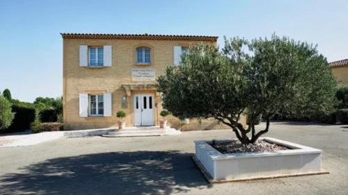 Vedene Apartment | Ideal Independent Apartment with Pool & Ocean View in Vedene