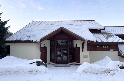 Eclose-Ouest Apartment | Scenic Apartment with Breathtaking Views in l'Alpe d'Huez