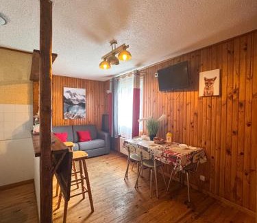 La Llagonne Apartment | Comfortable APPARTEMENT ISARD - Family and Pet Friendly Stay